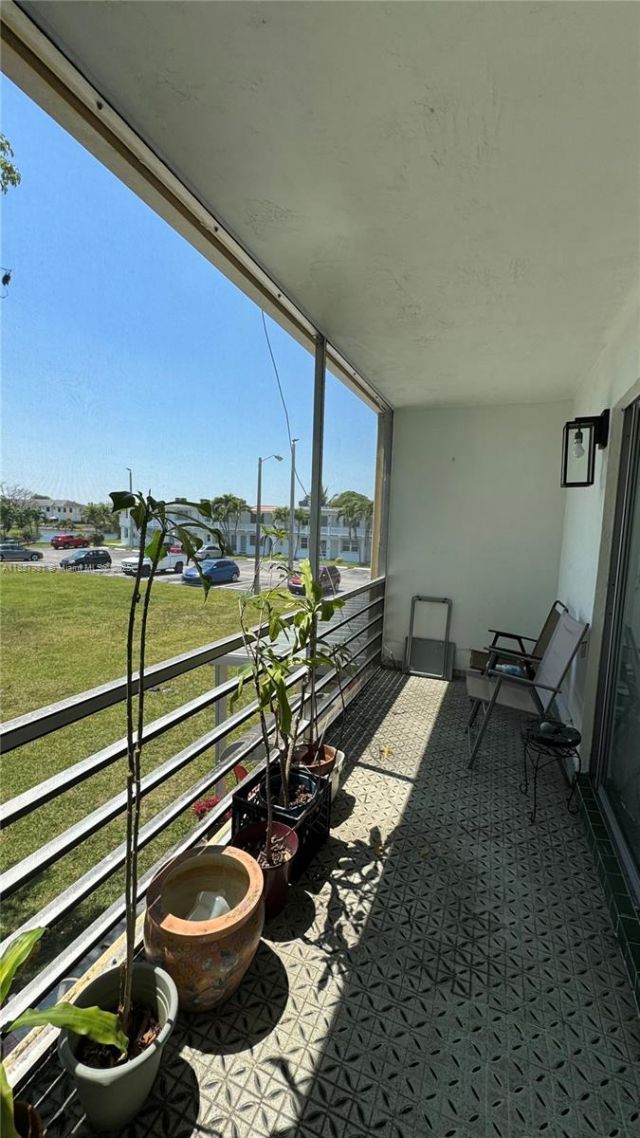 160 NE 203rd Ter, Unit E31, Miami Gardens, FL 33179 Photo