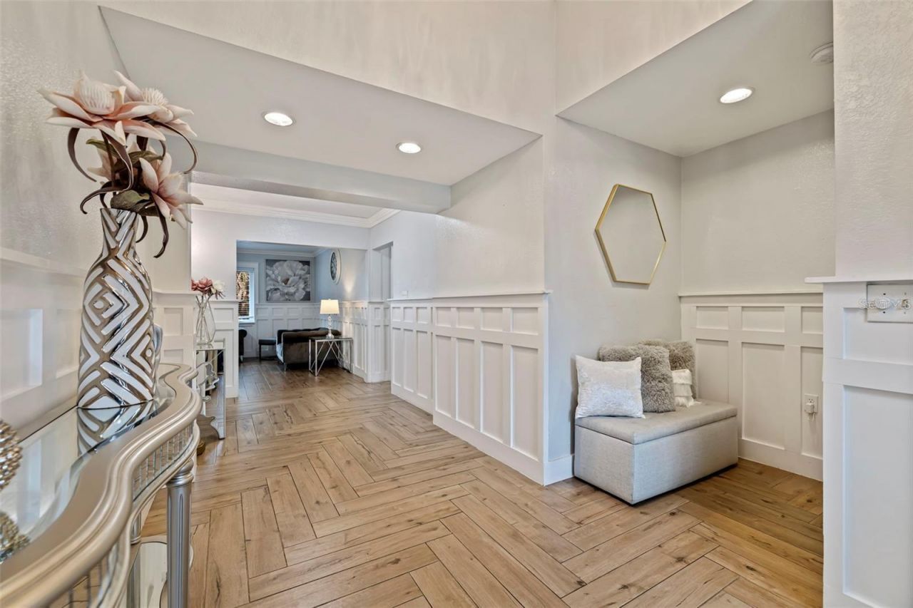 2790 Pinellas Point Drive S, Saint Petersburg, FL 33712 Photo