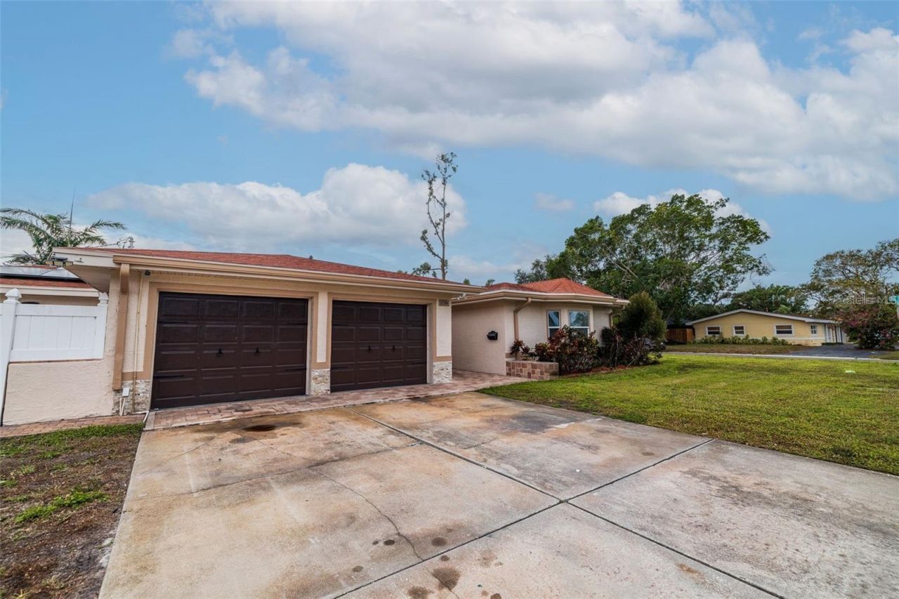 2790 Pinellas Point Drive S, Saint Petersburg, FL 33712 Photo