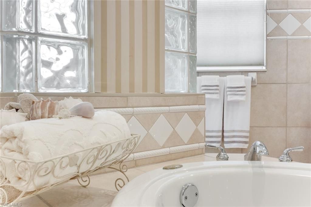 5609 Harbour Cir, Cape Coral, FL 33914 Photo