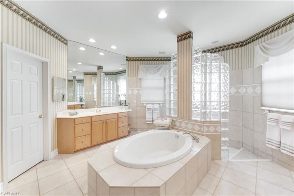 5609 Harbour Cir, Cape Coral, FL 33914 Photo