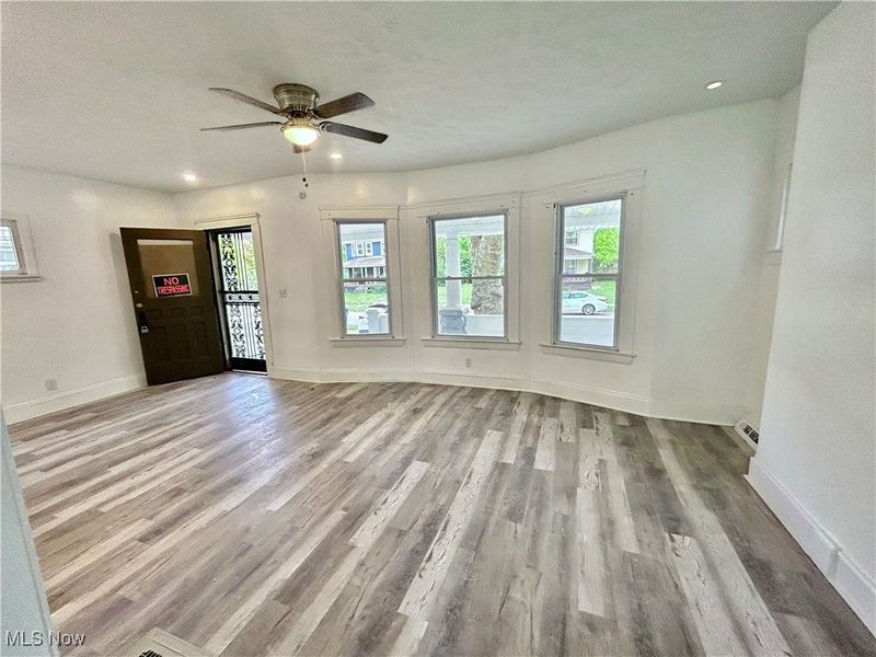 10009 Parmelee Avenue, Cleveland, OH 44108 Photo 3