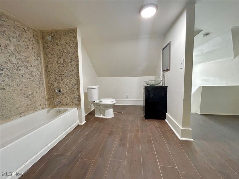 10009 Parmelee Avenue, Cleveland, OH 44108 Photo 8