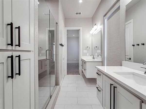 123 Garden Court E, Arlington, TX 76013