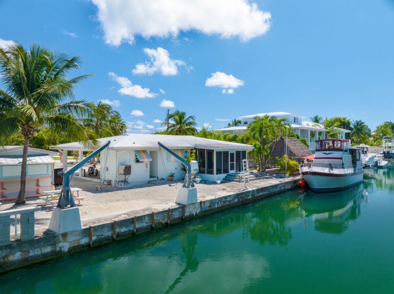 466 W Shore Drive, Summerland Key, FL 33042 Photo