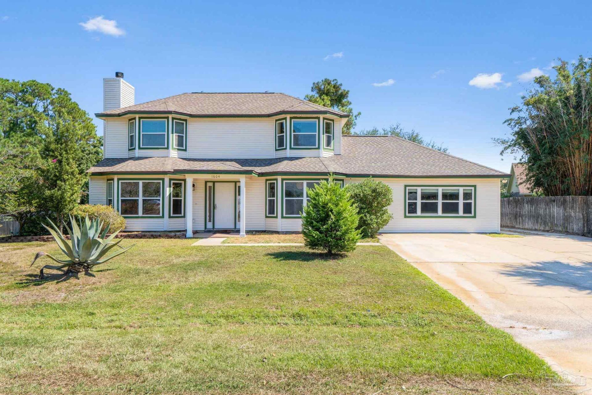 1604 Sumatra Ln, Gulf Breeze, FL 32563 Main Photo