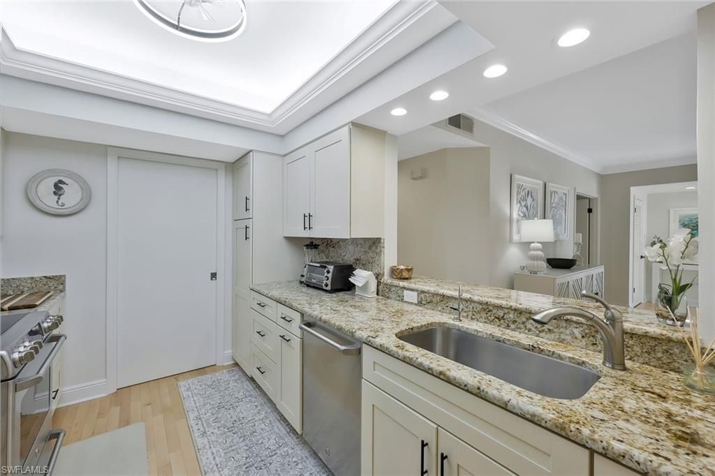780 Willowbrook Dr, Unit 701, Naples, FL 34108 Photo