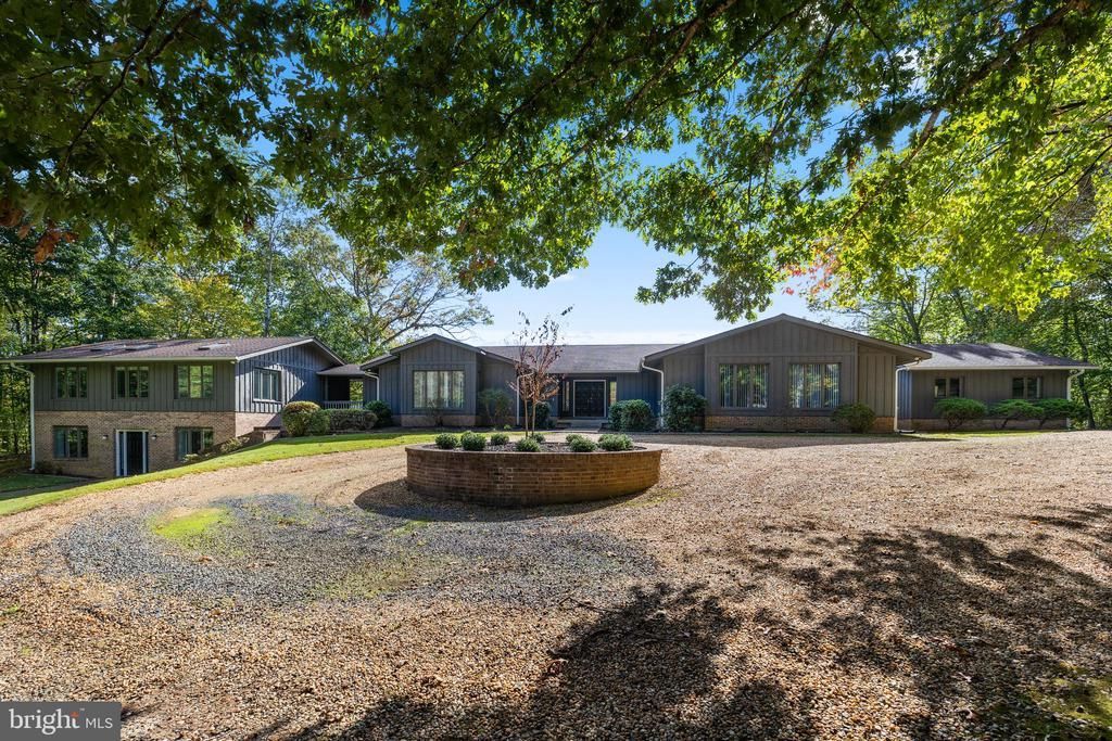 20 Cessna Lane, Fredericksburg, VA 22405 Main Photo