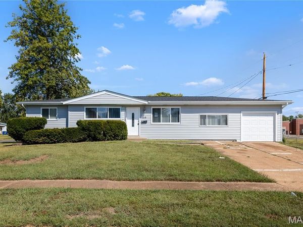 425 Jana Drive, Florissant, MO 63031