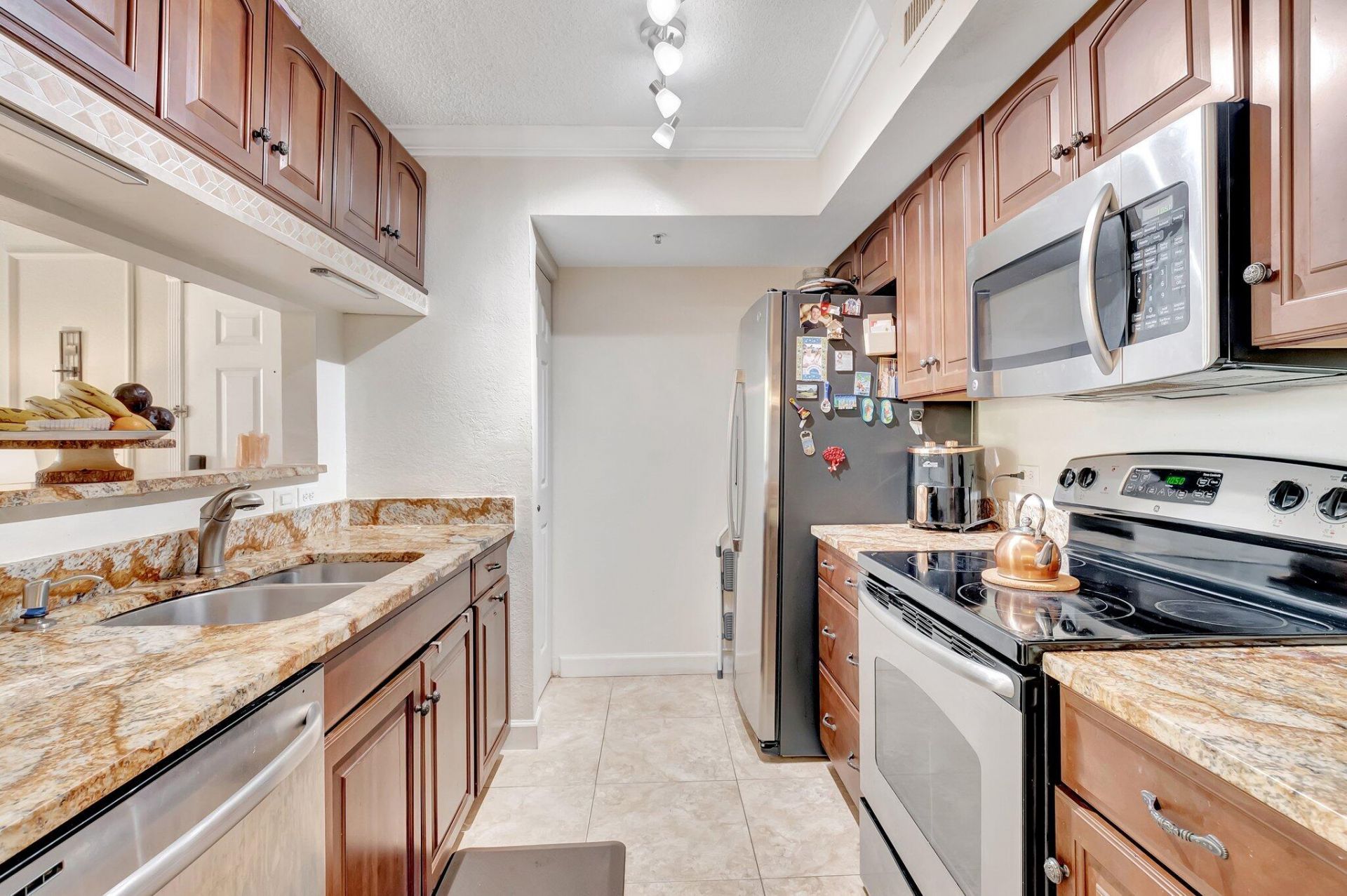 103 Yacht Club Way, Unit 206, Hypoluxo, FL 33462 Photo