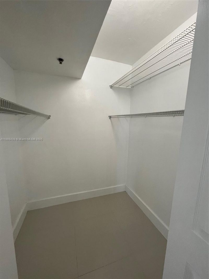 20505 E Country Club Dr, Unit 2132, Aventura, FL 33180 Photo