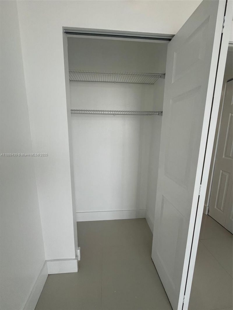 20505 E Country Club Dr, Unit 2132, Aventura, FL 33180 Photo