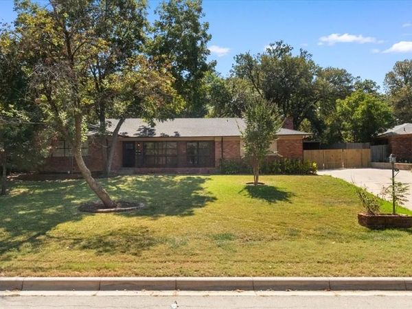 6000 Monterrey Drive, Fort Worth, TX 76112