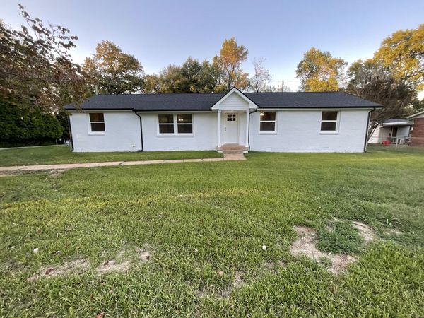 38 Hillsboro Rd, Clarksville, TN 37042