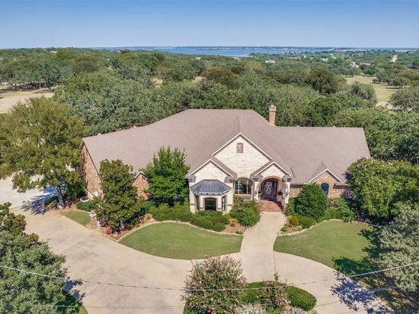 221 Hart Court, Runaway Bay, TX 76426