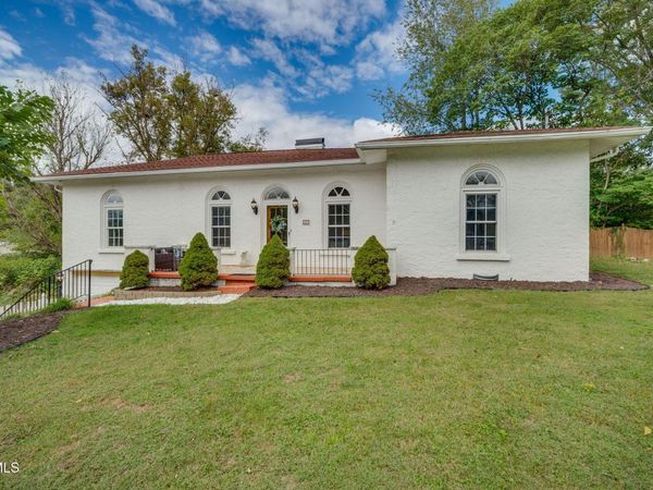 826 Polk Avenue, Johnson City, TN 37604