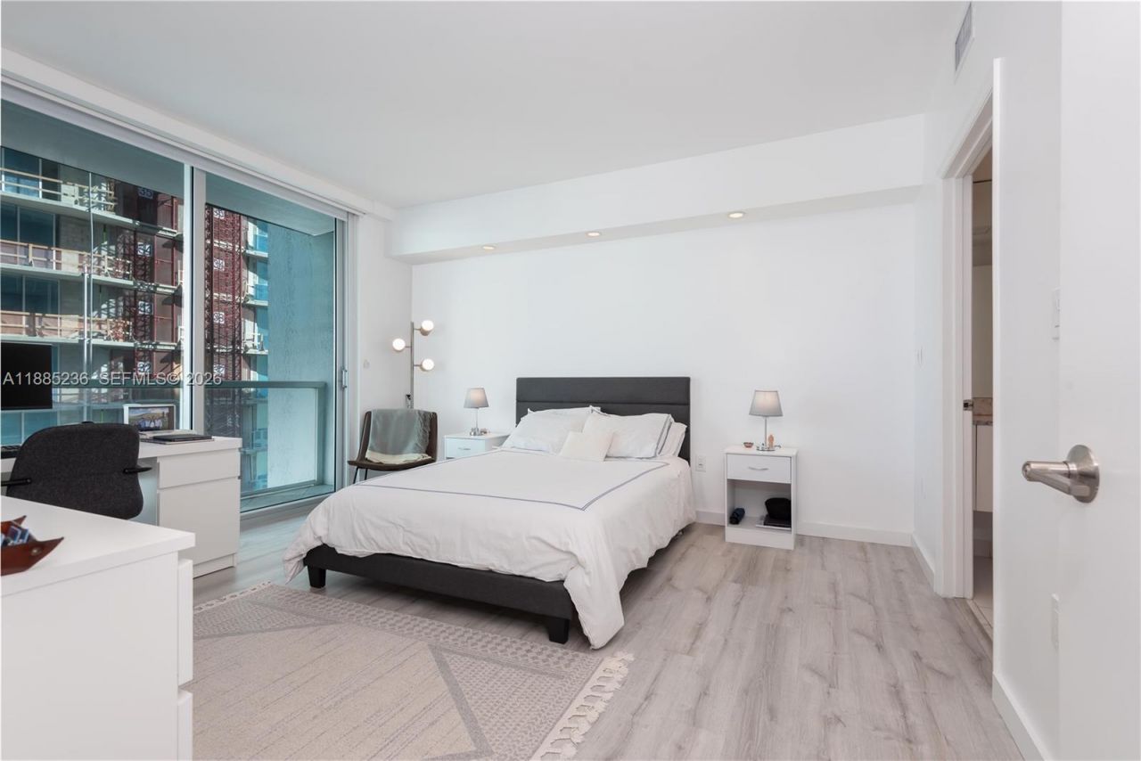 55 SE 6th St, Unit 3403, Miami, FL 33131 Photo