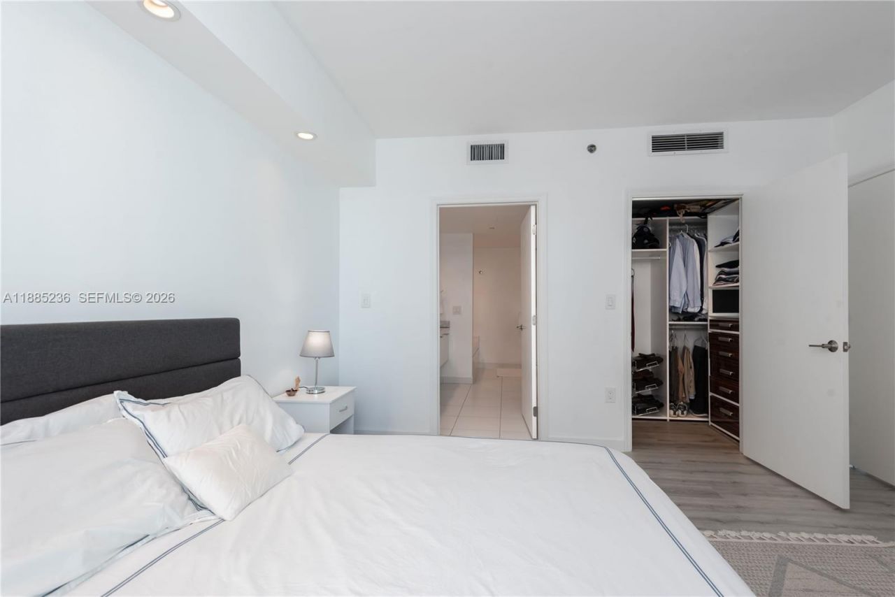 55 SE 6th St, Unit 3403, Miami, FL 33131 Photo
