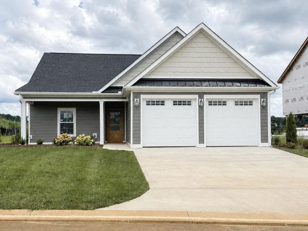 2444 Sandstone Drive, Morristown, TN 37814
