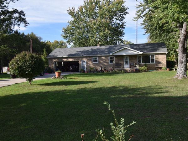 60772 61st Avenue, Hartford, MI 49057