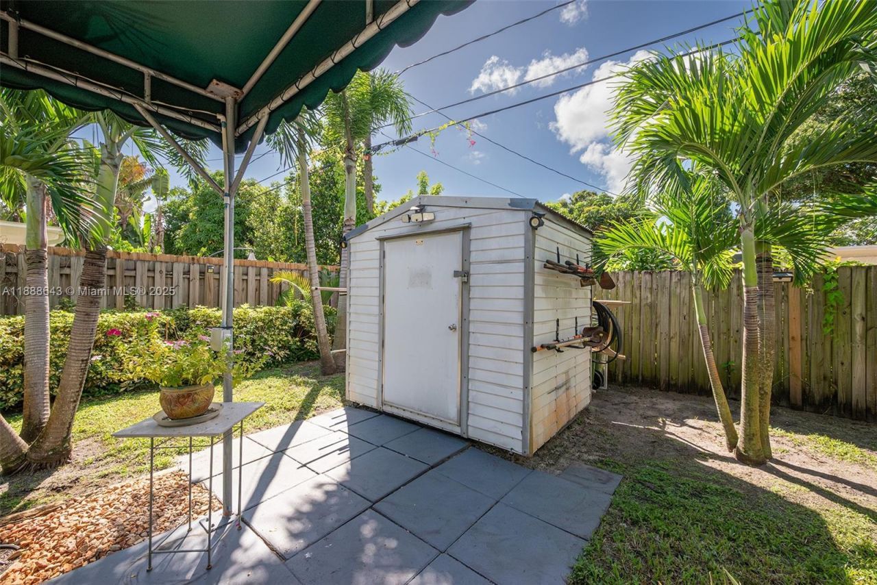 824 NE 17th Ct, Fort Lauderdale, FL 33305 Photo