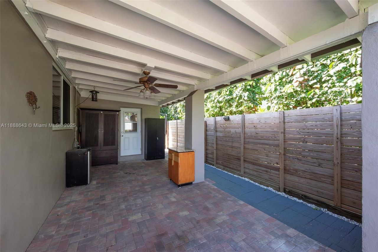 824 NE 17th Ct, Fort Lauderdale, FL 33305 Photo