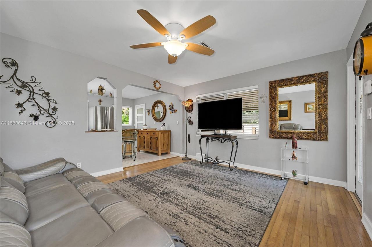 824 NE 17th Ct, Fort Lauderdale, FL 33305 Photo