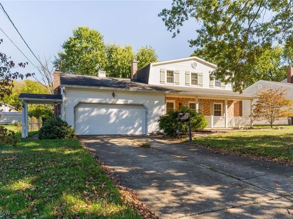 6137 Acatello Place, Poland, OH 44514