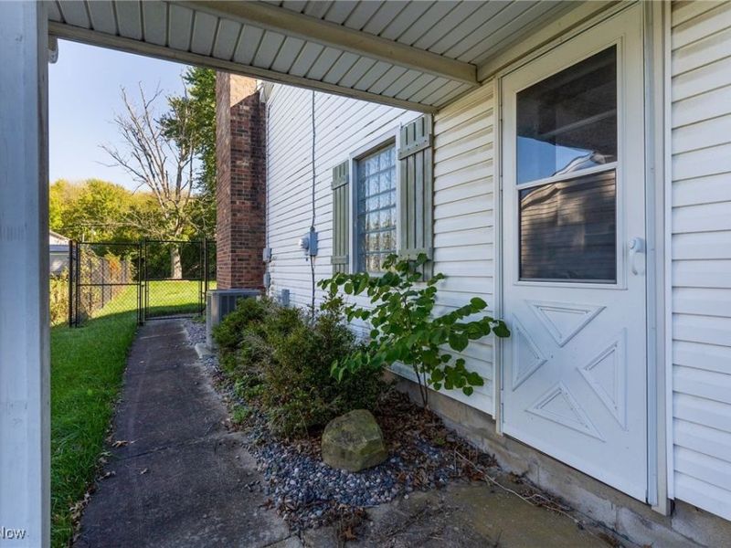 6137 Acatello Place, Poland, OH 44514 Photo 5