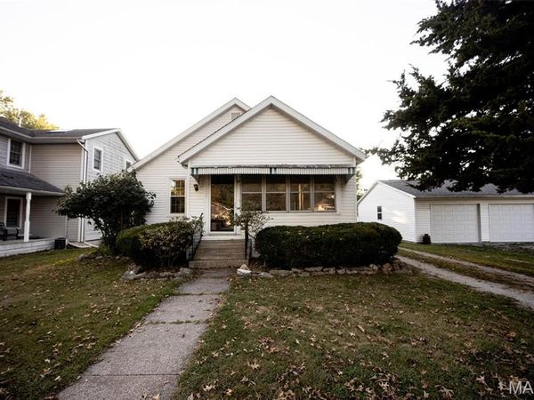 227 S Montgomery Avenue, Litchfield, IL 62056