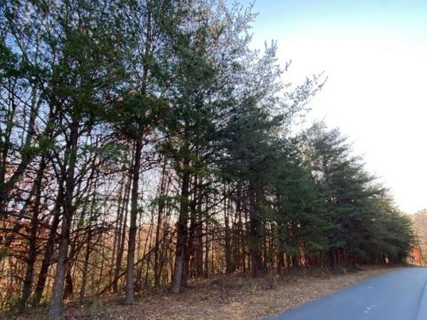 1420 Windemere Lane, Hickory, NC 28602