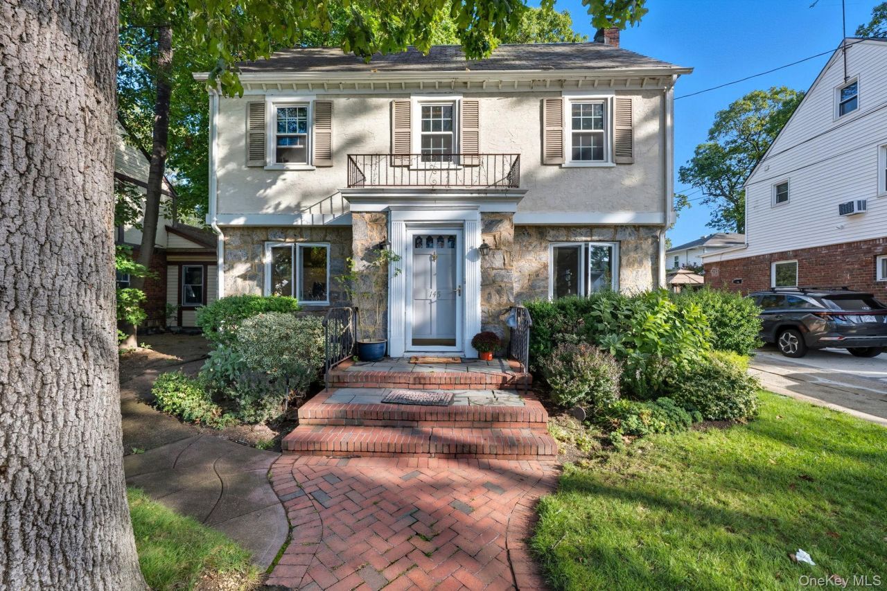 145 Cornwell Avenue, Valley Stream, NY 11580 Main Photo