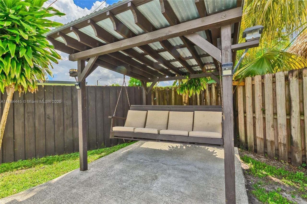 421 SW 64th Way, Pembroke Pines, FL 33023 Photo