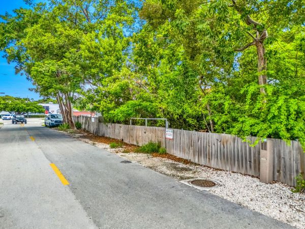 1032 Snapper Lane, KEY LARGO, FL 33037