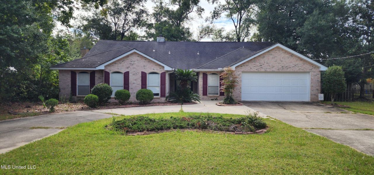 8331 Makiki Drive, Diamondhead, MS 39525 Main Photo