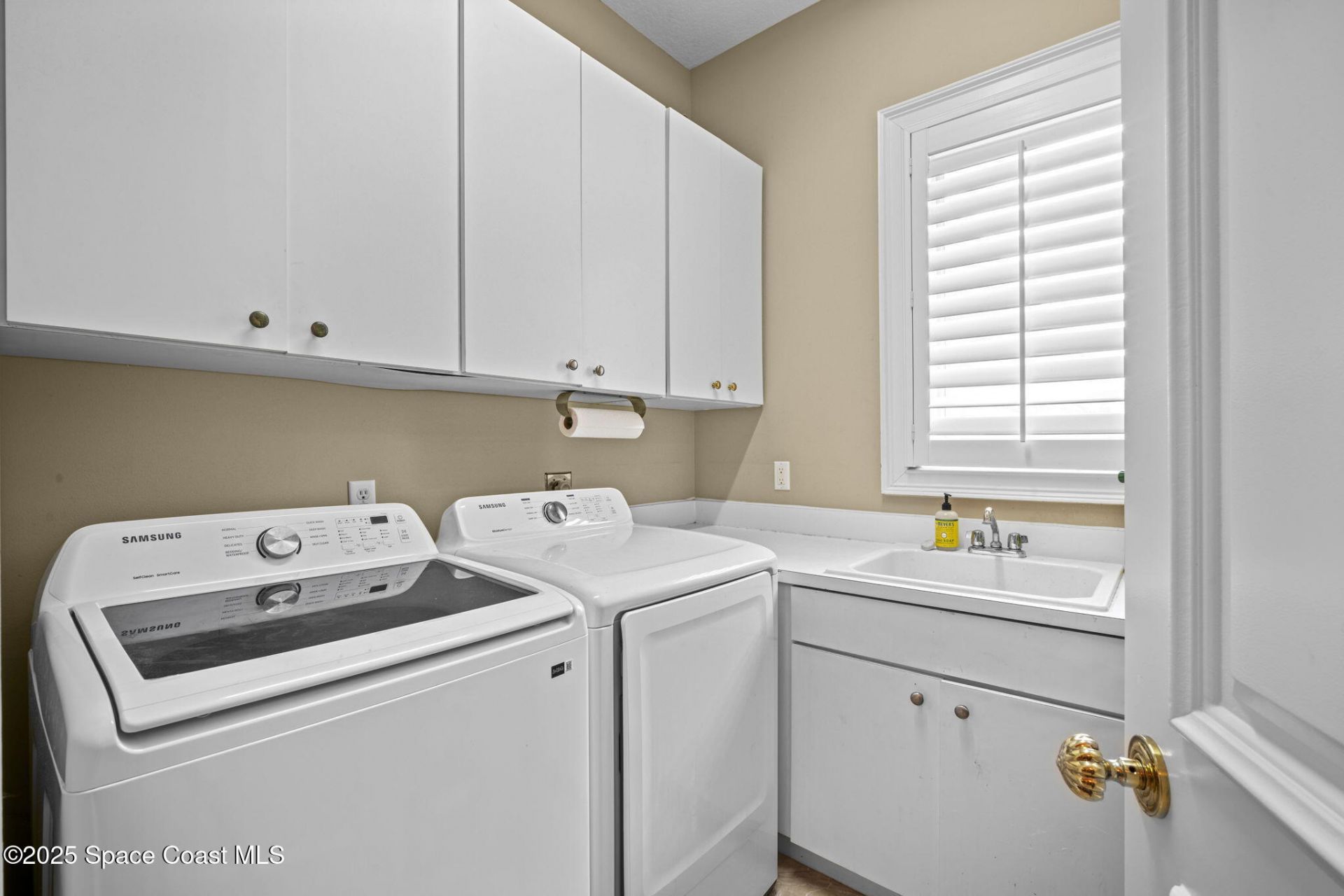 142 Lansing Island Drive, Indian Harbor Beach, FL 32937 Photo