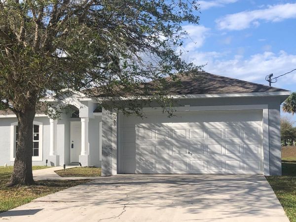 355 SW Fairway Avenue, Port St. Lucie, FL 34983