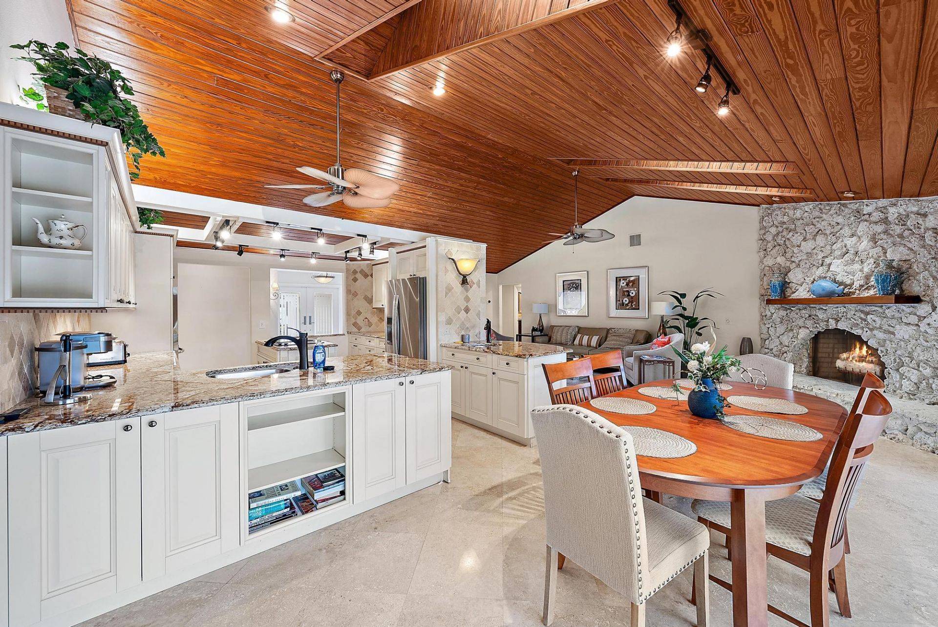 16 Thurston Drive, Palm Beach Gardens, FL 33418 Photo
