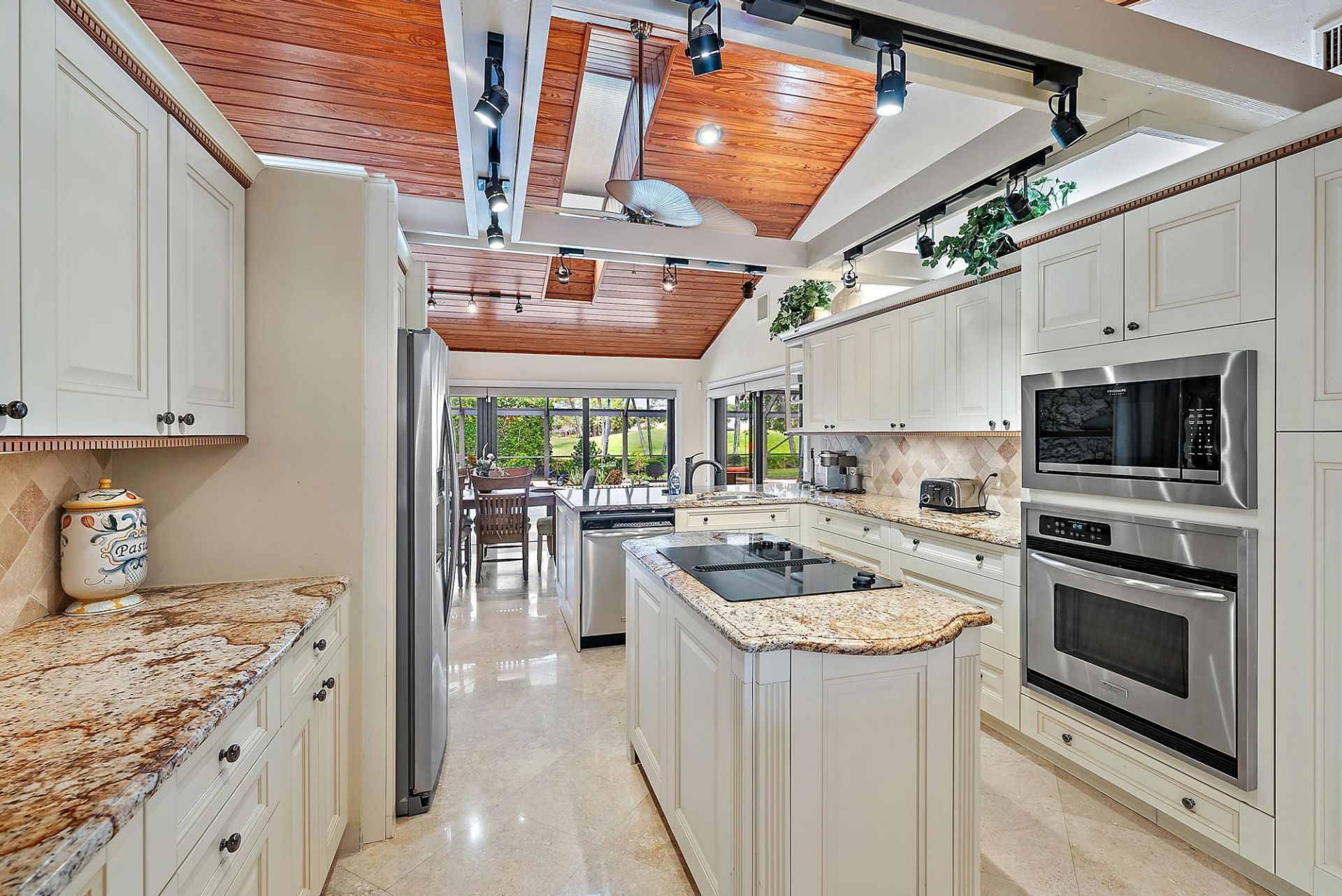 16 Thurston Drive, Palm Beach Gardens, FL 33418 Photo