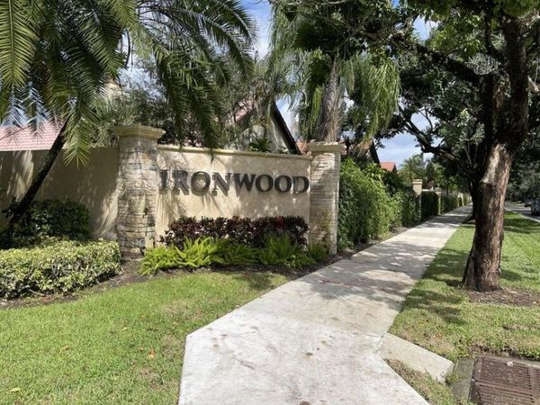 36 Ironwood Way N, Unit 36, Palm Beach Gardens, FL 33418