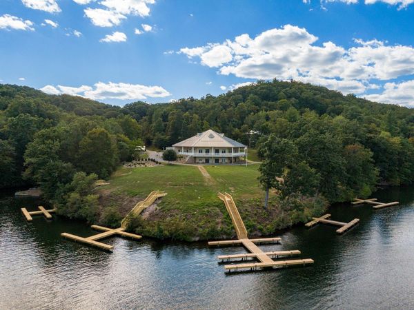 4100 Adventure Base RD, Radford, VA 24141