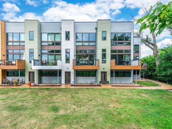 18875 Riversouth, Unit 30, Fairview Park, OH 44126