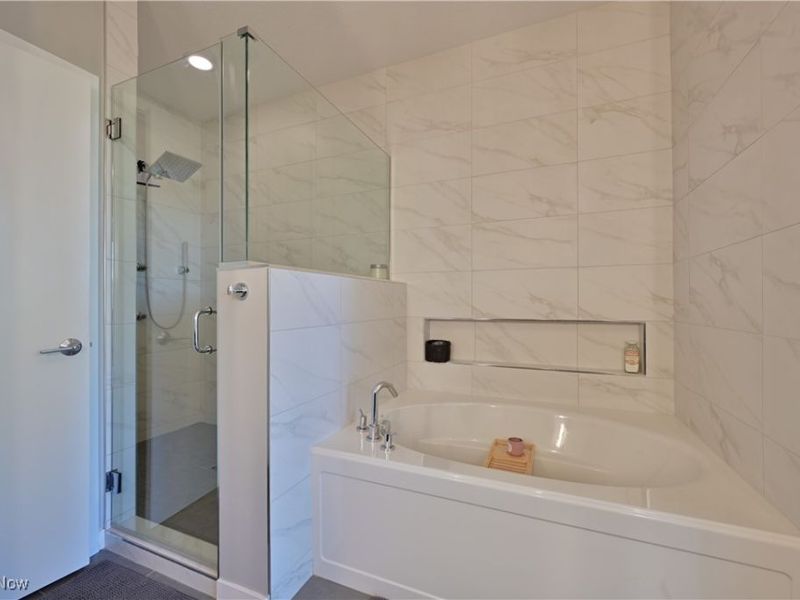 18875 Riversouth, Unit 30, Fairview Park, OH 44126 Photo 21