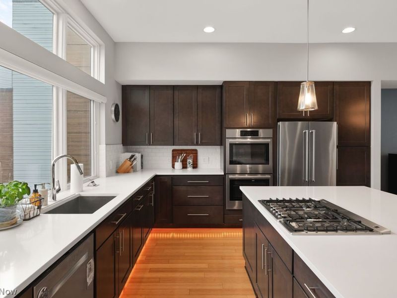 18875 Riversouth, Unit 30, Fairview Park, OH 44126 Photo 8