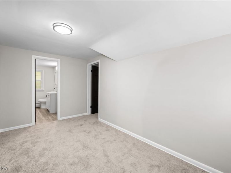 1895 Temblethurst Road, Cleveland, OH 44121 Photo 16