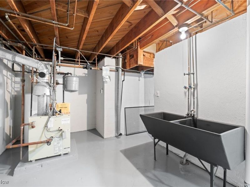 1895 Temblethurst Road, Cleveland, OH 44121 Photo 29