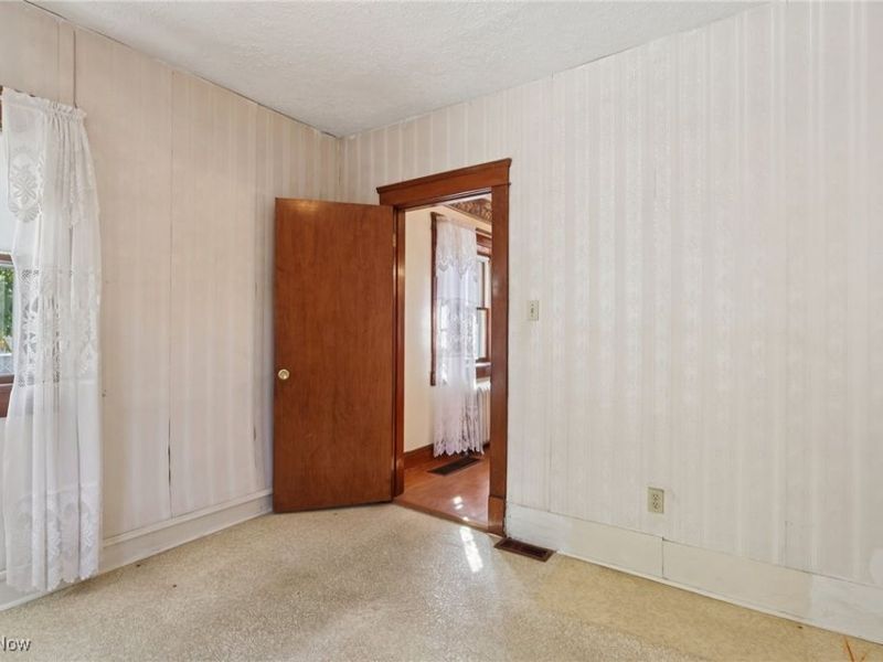 1357 W 69th Street, Cleveland, OH 44102 Photo 18