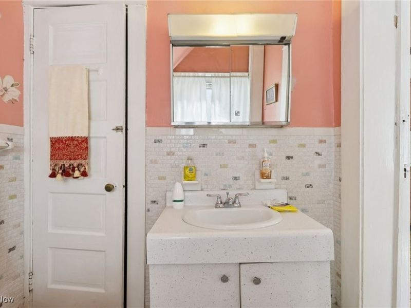 1357 W 69th Street, Cleveland, OH 44102 Photo 9