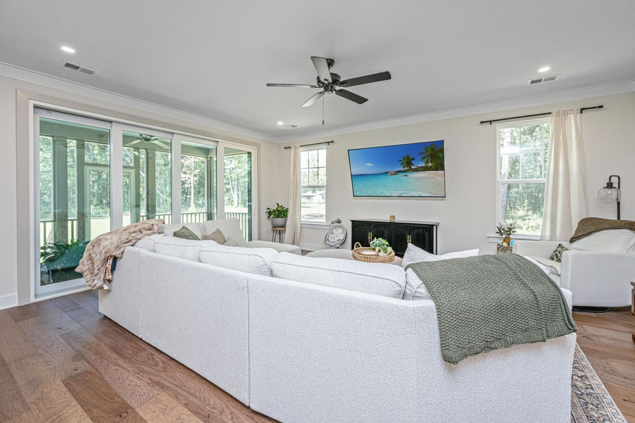 873 Grannys Lane Photo 14