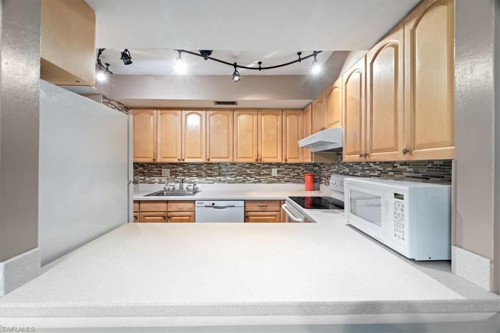 5405 Peppertree Dr, Unit 3, Fort Myers, FL 33908 Photo